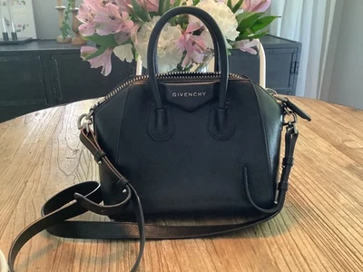 Givenchy Pequeño Negro Antigona Foto 1 de 4