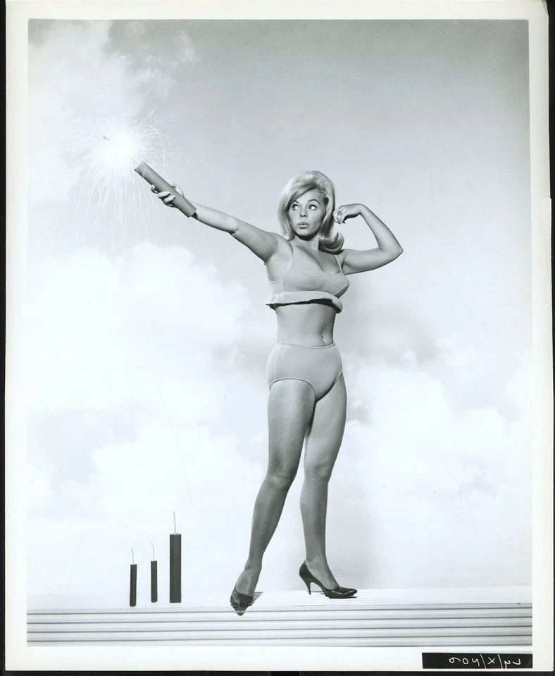 JENNY MAXWELL Original 1960s Sexy Fourth of July 8x10 Cheesecake Press Photo vv - Image 1 of 1