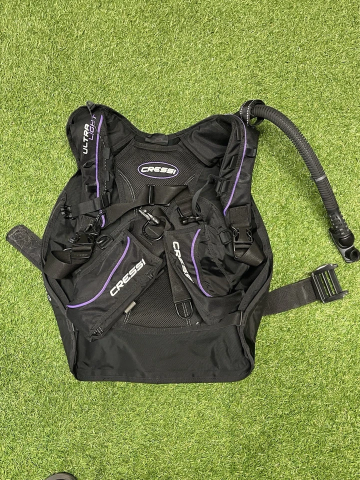 Chaqueta Cressi Sub Dispositivo de Control de Flotabilidad Ultra Ligero (BCD) para Mujer Talla Pequeña Foto 1 de 4