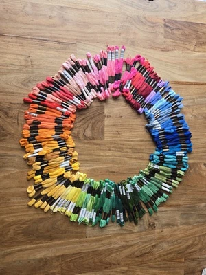 Vintage 6 Strand Cotton Embroidery Thread Floss Multi Color J&P Coats Lot Green  - Image 1 of 4