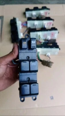 Power Master Window Control Switch for Grand Livina 25401-ED500 RH DRIVER SIDE - Image 1 of 3