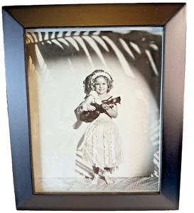 Vintage Shirley Temple Original 8x10" Photo Framed Hawaiian Dress and Ukelele - Picture 1 of 7