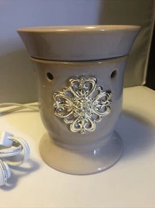 Scentsy Full Size "Mothers Day" Warmer (Discontinued) - Picture 1 of 5