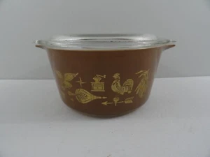 473 Pyrex 1 Quart Round Covered Casserole with Lid Early American Brown & Gold - Picture 1 of 8