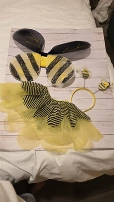 Fantasia Bumble Bee 2T-4T Halloween 3 peças saia asas tiara truque ou deleite - Imagem 1 de 4