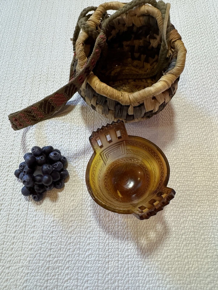 american girl doll Kaya Feast Basket - Image 1 of 1