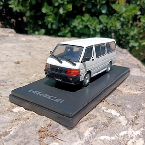 1/43 Toyota Hiace Bus Diecast Model White Color - Picture 1 of 7