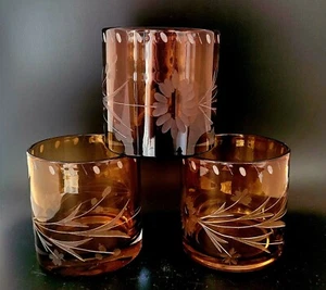 Juego de 3 vasos BOBBY FLAY ámbar floral grabados Rocks - Imagen 1 de 12