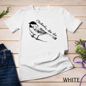 Camiseta unisex negra con capucha Chickadee Bird - Imagen 1 de 15
