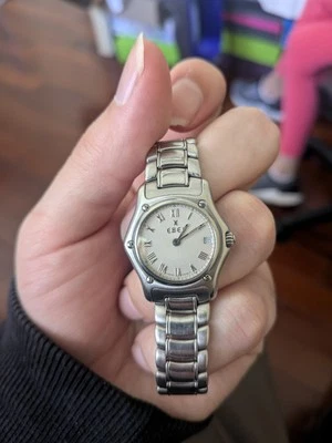 Mini reloj para mujer Ebel 1911 de acero inoxidable de 26 mm se adapta hasta 7" Foto 1 de 4