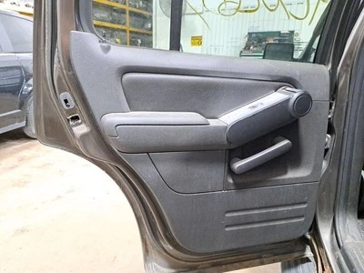 Mountaineer Lh 2008 lado del conductor puerta trasera interior panel de moldura negro 4 W Foto 1 de 4