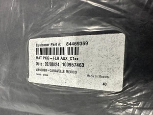 Set of 4 OEM GM 84469369 Chevy Blazer 19-24 Carpet Floor Mats A1485-C-104-600R - Picture 1 of 3