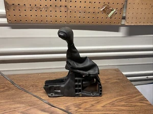 2002 - 2005 Oldsmobile Bravada Automatic Transmission Floor Knob Shifter!!!!!!!! - Picture 1 of 8