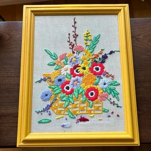 Vtg Crewel Embroidery Groovy bouquet Flowers Finished Funky Bright 1970s framed - Picture 1 of 6