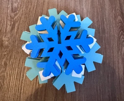 7 Pcs Winter Wooden Snowflake Decor Rustic Assorted Colors Blue White Turquoise - Image 1 of 4