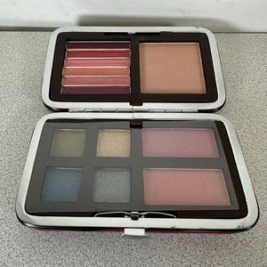 AVON MARK. Vetrina colore e frizione per andare - Foto 1 di 4