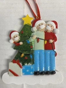 2020 Christmas Ornament Family Of 3 With Masks Decorating Tree New - Picture 1 of 2