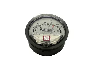 USED Dwyer Magnehelic 0-.25” Water Differential Pressure Gauge 2000-00AV - Picture 1 of 4
