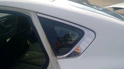 Cuarto de cristal izquierdo del conductor sedán para Nissan Altima 13-18 Foto 1 de 4