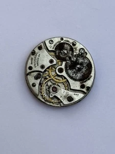 UNIVERSAL GENEVE MANUAL WIND MOVEMENT CAL 262 - NON WORKING - Picture 1 of 8
