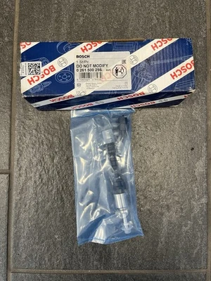 For Land Rover Range Rover Sport 2010-2017 Bosch 0 261 500 298 Fuel Injector - Image 1 of 3