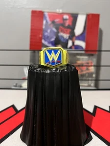 Cintura titolo donna WWE Mattel Naomi Neon Smackdown Trinity Glow In the Dark GITD - Foto 1 di 6