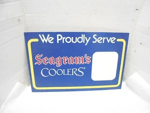 insegna in cartone serviamo con orgoglio refrigeratori seagram 21-1/2" X 13-3/4" arredamento bar #1 - Foto 1 di 6