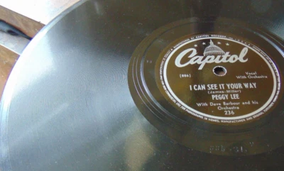 Peggy Lee - Can See It Your Way / Don't Know Enough About (1946) Capitol 78, EE- - Image 1 of 4
