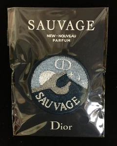 NEW 1X DIOR SAUVAGE CLOTH PIN MEDAL EDP GIFT FREE SHIPPING - Picture 1 of 3
