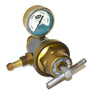 UNION CARBIDE CORP. OXWELD R-21101 PRESSURE REGULATOR 0-4000 PSI - Picture 1 of 1