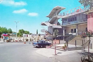 Cartolina - Sarteano ( Siena ) - Il Ristorante ed il Dancing nel Parco - 1973 - Foto 1 di 2