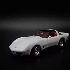 1982 82 CHEVY CHEVROLET CORVETTE 1:64 MASSSTAB SAMMLERSTÜCK DRUCKGUSS MODELLAUTO - Bild 1 von 7