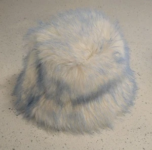 Blue And White Fuzzy Bucket Hat 90s Y2k - Picture 1 of 8