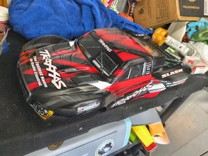 TRAXXAS Slash 2wd Clipless Body - Picture 1 of 8