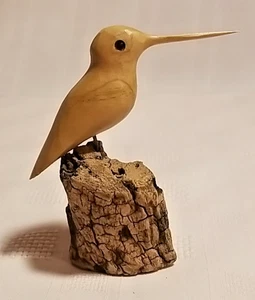 Statuina colibrì vintage in legno intagliato a mano con pezzo di legno - vedi foto - Foto 1 di 4