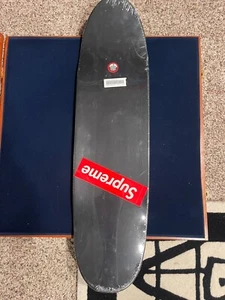 Supreme Skateboard von Black Art.   - Bild 1 von 2