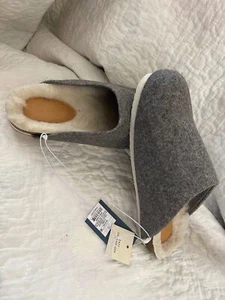 Universal Thread Gray/Cream Faux Fur Inner Sole Bev Clog Style Slide On Shoes - Picture 1 of 11