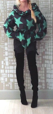 NUEVO CON ETIQUETAS**Chaqueta Vivienne Westwood*Talla 40(IT)*Fuera del hombro*Azul marino/Verde azulado*$1,250 Foto 1 de 4