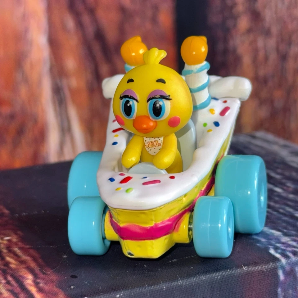 Boneco Funko Racers Five Nights at Freddy’s 2018 Chica Die Cast Yellow Chicken - Imagem 1 de 4