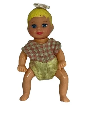 Barbie vintage Mattel bebé Krissy hora de dormir rosa amarillo rubia articulada 2000 Foto 1 de 4