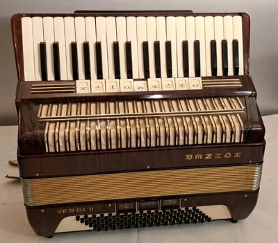 Hohner Accordion Verdi II 96 Basses 3 Choirs Ready to Play and Sealed - Image 1 of 4