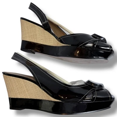 NUEVO EN CAJA Sandalias de cuña Tahari Pinnacle charol negro plataforma para mujer talla 10M Foto 1 de 4