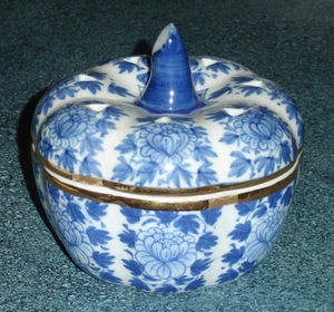 Maitland Smith Porcelain Flow Blue Pumpkin Collectible Trinket Box - GIFT! - Picture 1 of 8