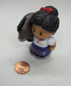 Nuevo Fisher Price Little People MUJER HISPANA Luisa con Burro Mamá Granjero Encanto - Imagen 1 de 4