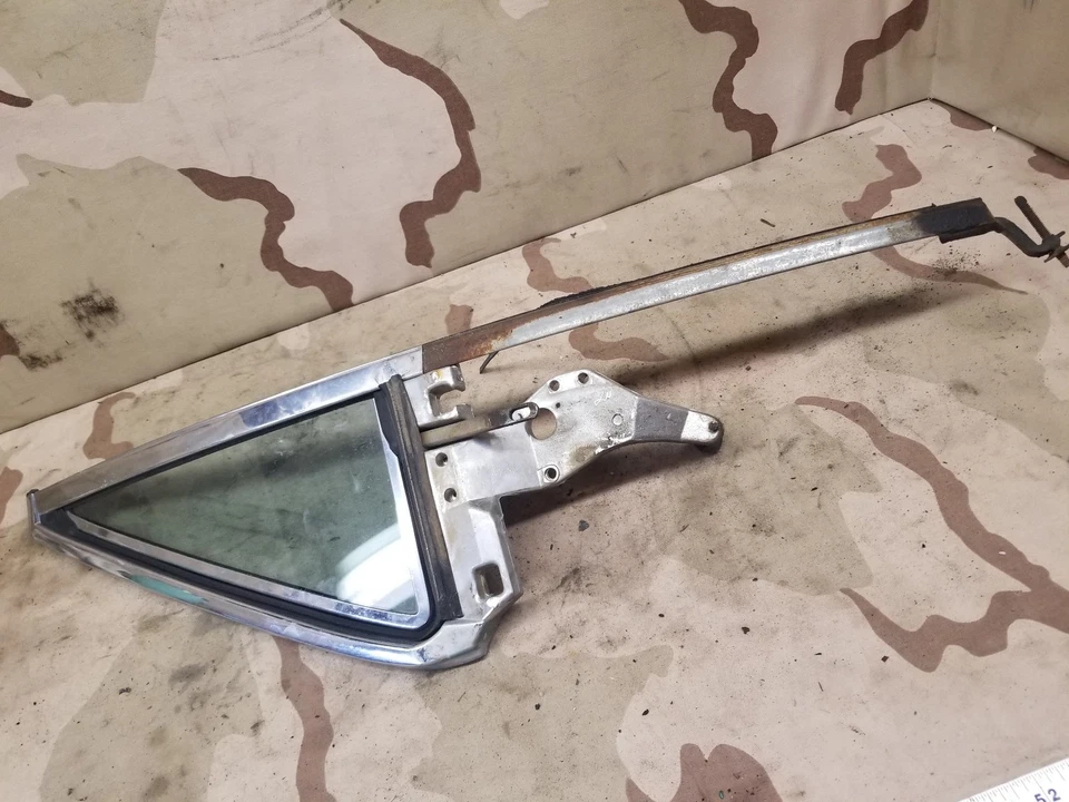 Cadillac Fleetwood Brougham 1966 pasajero derecho puerta trasera ventana de vela OEM Foto 1 de 4