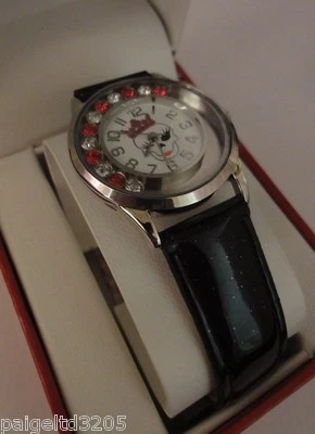 Reloj Bongo Calavera con Corona Rosa Cara Bisel Redondo Correa Negra Vinilo Patente  Foto 1 de 3