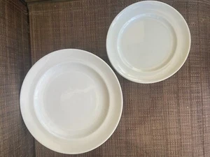 8 assiettes en porcelaine blanche Royal Limoges France 4 assiettes à dîner et 4 assiettes à salade - Photo 1/4