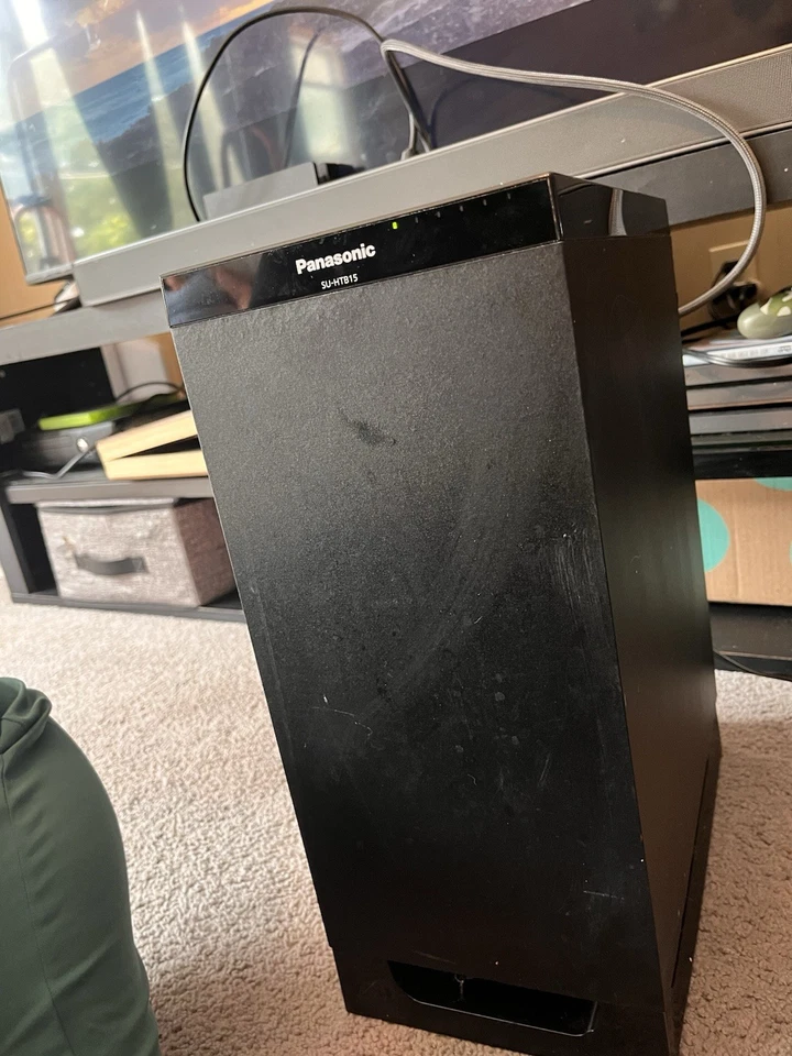 Subwoofer inalámbrico Panasonic SU-HTB15 sonido envolvente de cine en casa Foto 1 de 4