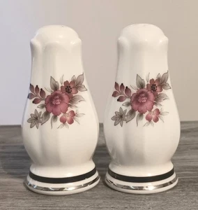 Vintage Noritake Ivory China ETIENNE SALT & PEPPER SHAKERS 3" Tall Japan EUC - Picture 1 of 7