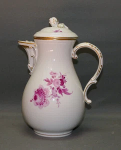 Meissen Porzellan, Kaffeekanne, Neuer Ausschnitt, Blume Purpur, Gold, 23,5 cm - Picture 1 of 12